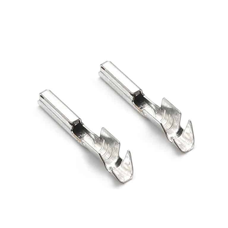 Auto wire plug connector