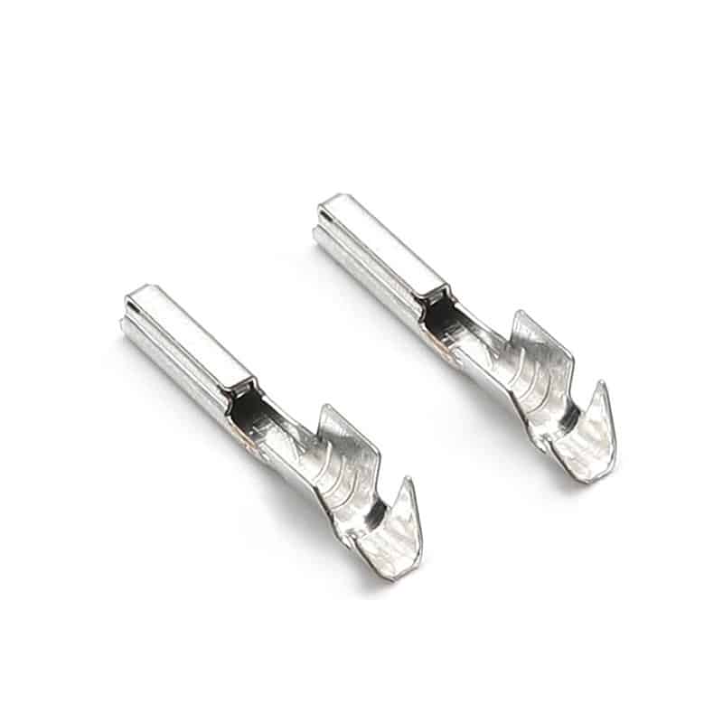 Auto wire plug connector